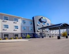 Hotel Days Inn & Suites Warman Legends Centre (Warman, Canada)
