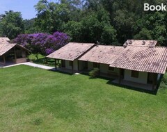 Casa/apartamento entero House In Espaco Smidt, Event Venue With 4 More Family Suites (25mts2) ... (Santa Branca, Brasil)