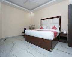 Hotel OYO 10557 Le Mount (Delhi, India)