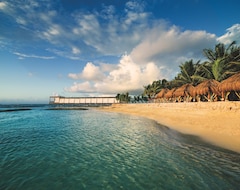 Hotel El Dorado Seaside Suites (Puerto Aventuras, Mexico)
