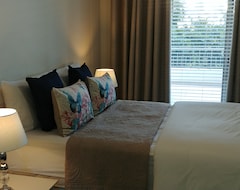 Hotel UniqueStay Mayfair (Cape Town, South Africa)