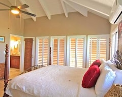 Hotel Neptune Villas (Providenciales, Turks and Caicos Islands)