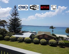 Koko talo/asunto Batehaven - Fantastic Water Views, Pool, Beach, Linen, Wifi, Netflix, Foxsports (Batehaven, Australia)