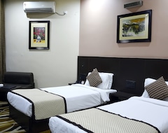 Hotel Surya Executive (Solapur, India)