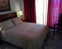 Hotel Atico Dama De Noche (Marbella, Španjolska)