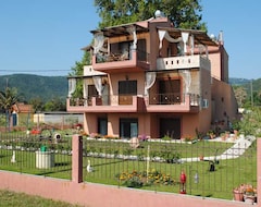Huoneistohotelli Villa Doxa (Sarti, Kreikka)