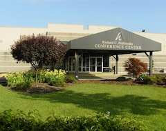 Hope Hotel and Richard C. Holbrooke Conference Center (Fairborn, USA)