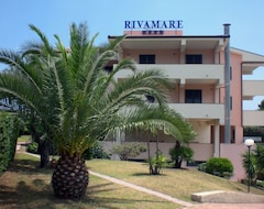 Otel Rivamare (Montauro, İtalya)