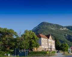 Hotel Lac et Forêt (Saint-André-les-Alpes, France)