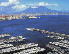 Toàn bộ căn nhà/căn hộ Large Apartment Near Naples, The Vesuvio, Pompei, Capri, Ischia, Amalfi. (Massa di Somma, Ý)