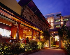 فندق Hotel Bamboo House Phuket (شاطئ كارون, تايلاند)