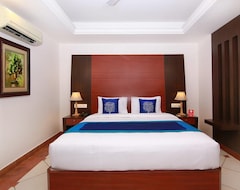 فندق Capital O 9954 Emarald Hotel (كوشي, الهند)