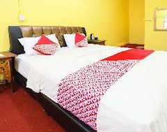 Hotelli Oyo 91839 Penginapan Sulthan Penyengat Syariah (Tanjung Pinang, Indonesia)