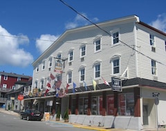 Khách sạn Smugglers Cove Inn (Lunenburg, Canada)