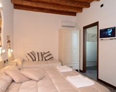 Khách sạn Cq Rooms Verona (Verona, Ý)