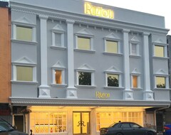 Hotel Ritzton (Tebrau, Malasia)