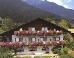 Otel Pöhl (Dorf Tirol, İtalya)