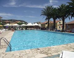 Otel Il Borgo degli Ulivi Resort (Pietra Ligure, İtalya)