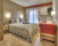 Khách sạn Hotel Luianta (Calfosch, Ý)