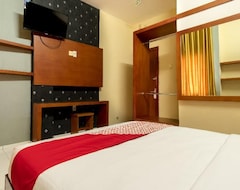 Khách sạn Oyo 615 Residence Puri Hotel (Medan, Indonesia)