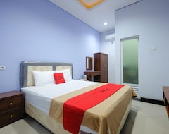 Khách sạn RedDoorz near Universitas Semarang (Semarang, Indonesia)