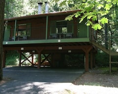 Koko talo/asunto Morrisons Rogue River Lodge (Merlin, Amerikan Yhdysvallat)