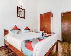 Hotel FabExpress Casa De Royale (Velha Goa, India)