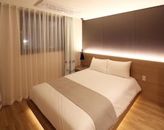 Hotel Dukgu Oncheon Resort Condo (Uljin, South Korea)