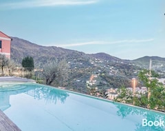 Toàn bộ căn nhà/căn hộ Recco Apartment With View And Pool (Recco, Ý)