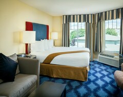 Hotel Plaza Inn & Suites At Ashland Creek (White City, USA)
