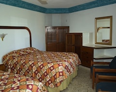 Hotel Tenisol (Manzanillo, Mexico)