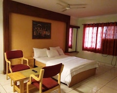 Hotel KP Suites (Hyderabad, India)