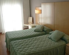 Hotel-Residencia Isasa (Logroño, Spain)