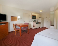 Khách sạn Days Inn & Suites By Wyndham Green Bay Wi (Green Bay, Hoa Kỳ)