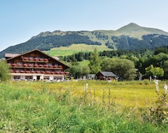 Hotel Alpenland (Lauenen bei Gstaad, Switzerland)