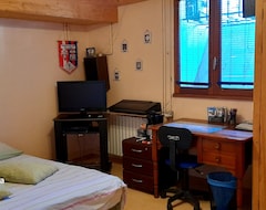 Cijela kuća/apartman Accommodation In The Semi-basement With Private Access, 2 Bedrooms Wc And Shower On The Ground Floor (Luçon, Francuska)