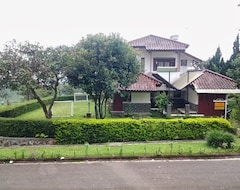 Hotelli Villa Chava, Ciater Highland Resort (Bandung, Indonesia)