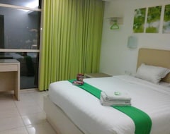 Otel Ebizz (Jember, Endonezya)