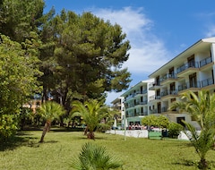 Khách sạn Guya Wave Hotel (Cala Ratjada, Tây Ban Nha)
