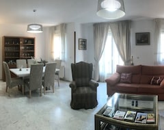 Entire House / Apartment Large, Modern, Bright, Apartment In Granada. Ideal Location. With Private Parkin (Granada, Spain)