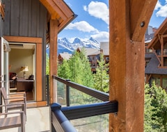 Koko talo/asunto Cozy 2 Bedroom retreat in the heart of the Rockies, with mountain views! (Canmore, Kanada)