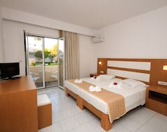 Hotel Summer Village (Marmari, Greece)
