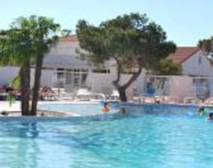 Resort Lagrange Grand Bleu Vacances - Residence Le Mas de Torreilles (Torreilles, France)