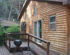 Motel Harney Camp Cabins (Hill City, USA)