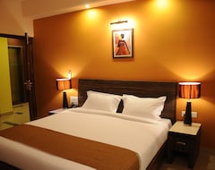 Khách sạn Hotel Valley Plaza (Dehradun, Ấn Độ)