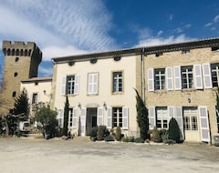 Otel Chateau De La Pomarède (La Pomarede, Fransa)
