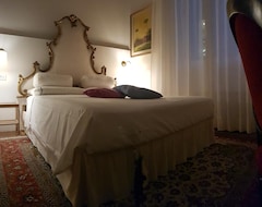 Hotel Gran Suite Piazza Maggiore - T&T Communications (Bologna, Italy)