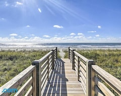 Entire House / Apartment 2nd-row Holden Beach Abode - Steps To Ocean! (Holden Beach, USA)