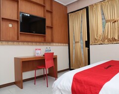 Hotel RedDoorz Plus @ Sukamulya Pasteur 2 (Bandung, Indonezija)