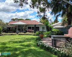 Koko talo/asunto Garden Of Eden Boutique Cottage (Parramatta, Australia)